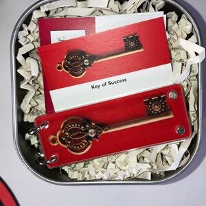 FORTUNEKEEPER SILVER KEY CHAIN MOMENTO HOLDER